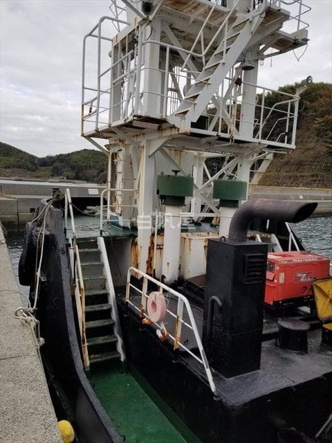 19 GT Work Boat (1992) - Image 3