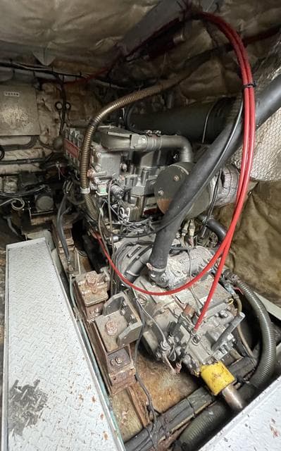 17 GT Work Boat (1997) - Image 7