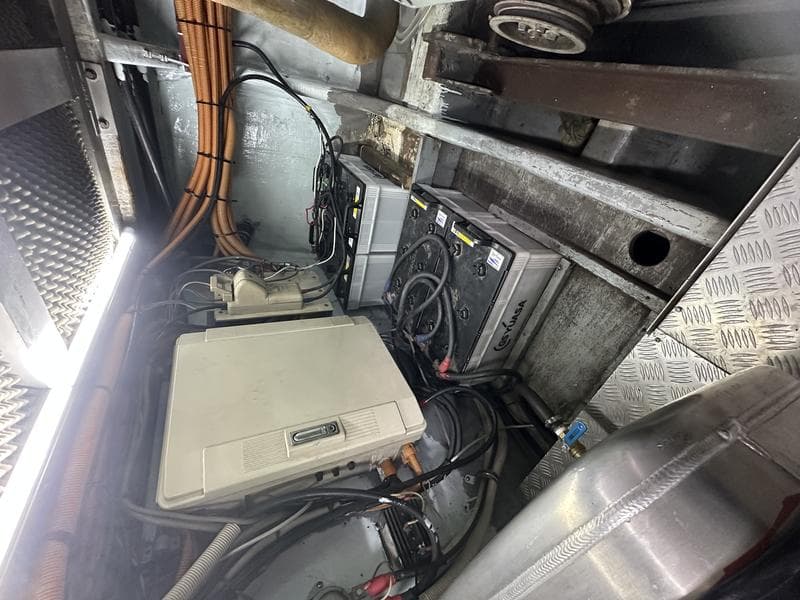 19 GT Work Boat (1991) - Image 22