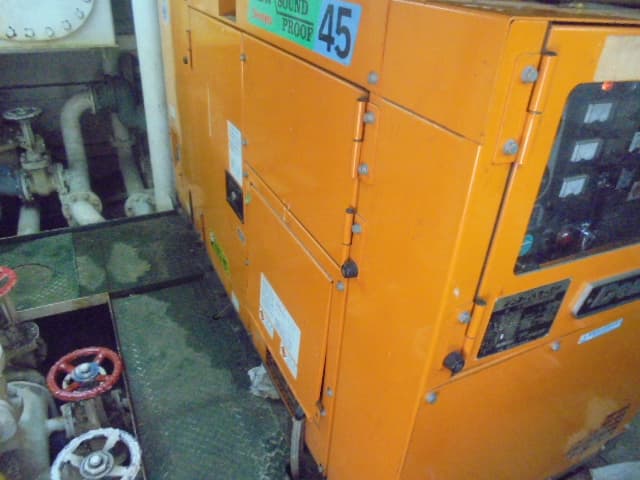 4.9 GT Work Boat (1994) - Image 4