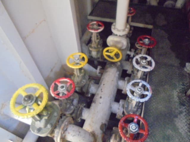 4.9 GT Work Boat (1994) - Image 8