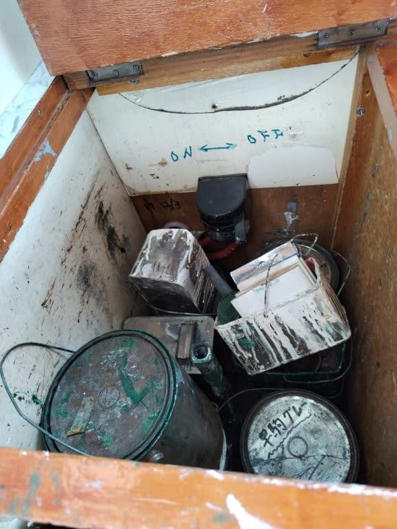 7.9 GT Work Boat (1990) - Image 13