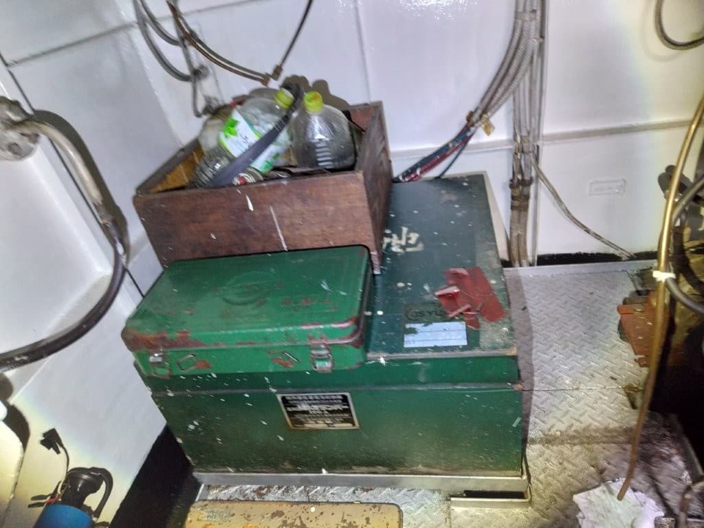 7.9 GT Work Boat (1990) - Image 20