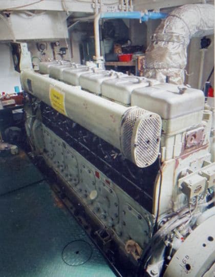 17 GT Work Boat (1995) - Image 6