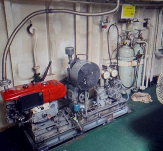 17 GT Work Boat (1995) - Image 8