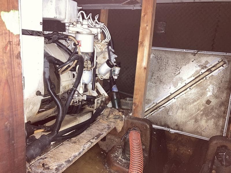 19 GT Work Boat (1991) - Image 10