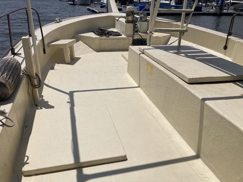 19 GT Work Boat (1991) - Image 3