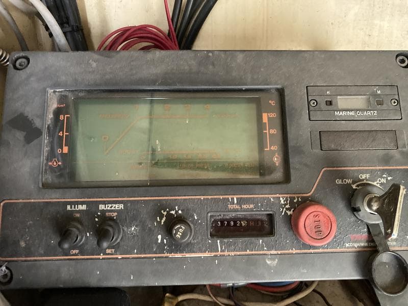 19 GT Work Boat (1991) - Image 8