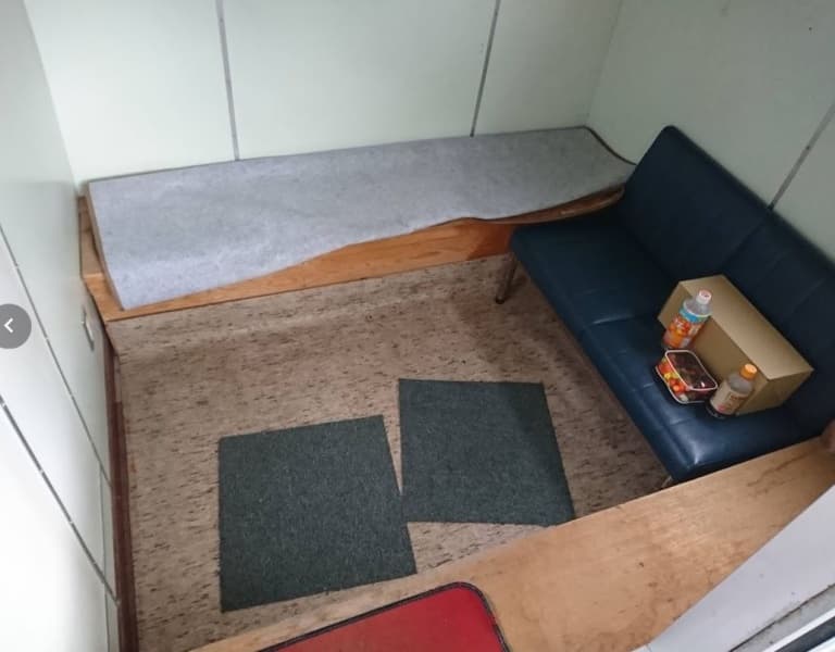 4m Vessel (1987) - Image 12