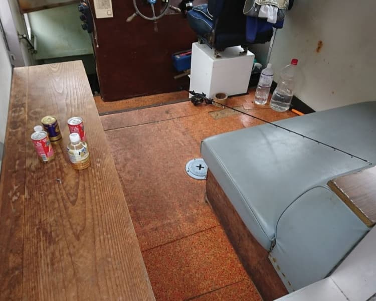 4m Vessel (1987) - Image 19