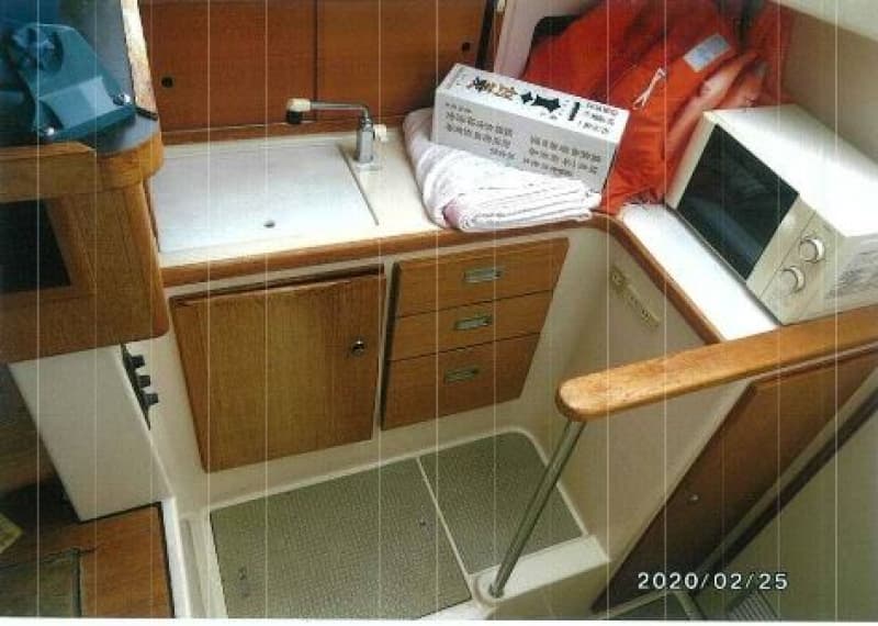 358.7m Vessel (1994) - Image 16