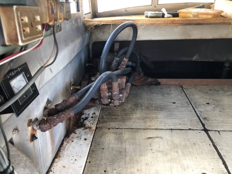 383.7m Vessel (1988) - Image 28