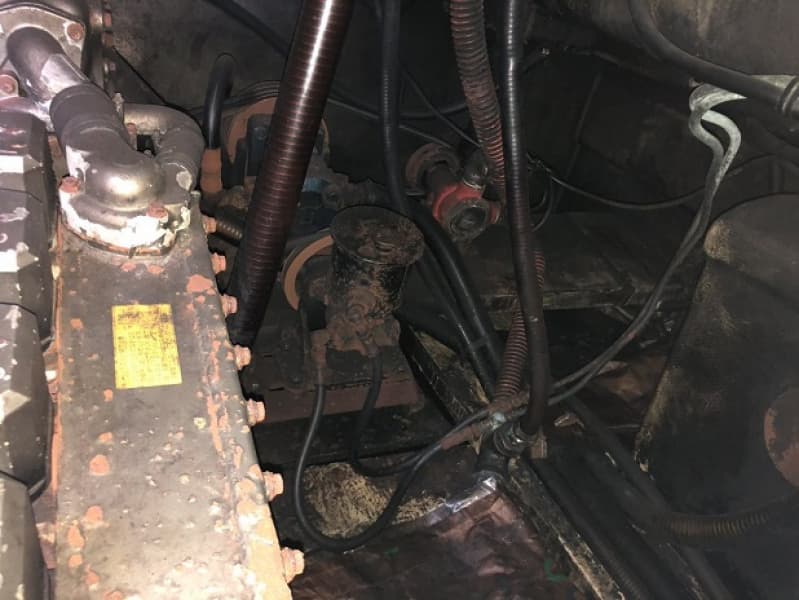 383.7m Vessel (1988) - Image 42