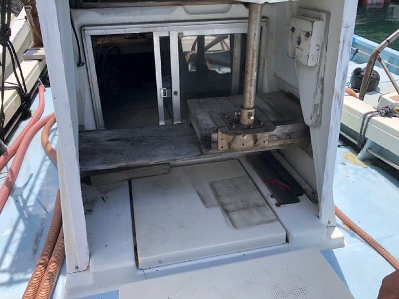 383.7m Vessel (1988) - Image 21