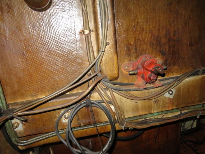 579.1m Vessel (1985) - Image 25